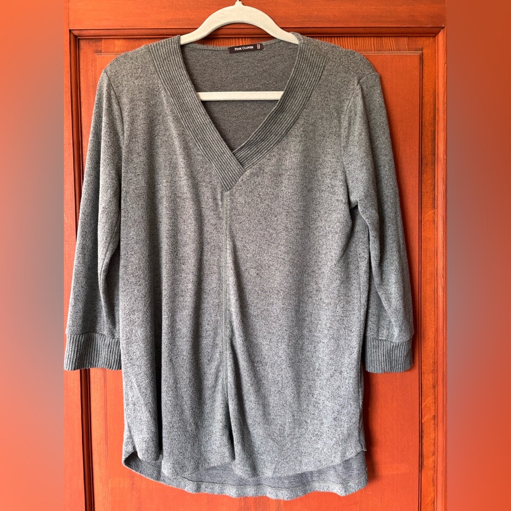 Teal V-Neck Women's Top size small runs a little big